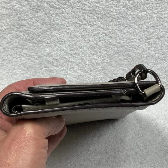 NWOT - Rebecca Minkoff Wallet/Clutch on chain - Picture 10 of 16